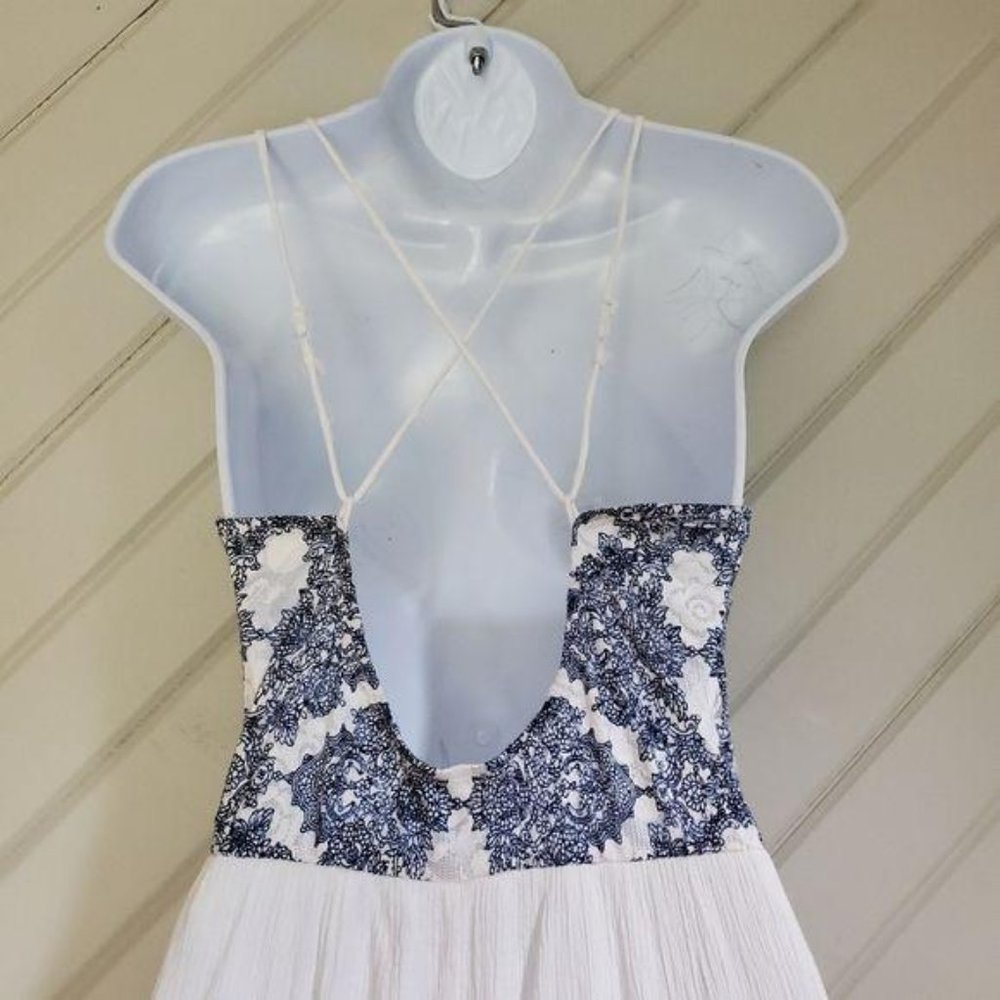 ❗gone❗ALTAR'D STATE Backless Embroidered Maxi Dress - Picture 7 of 11